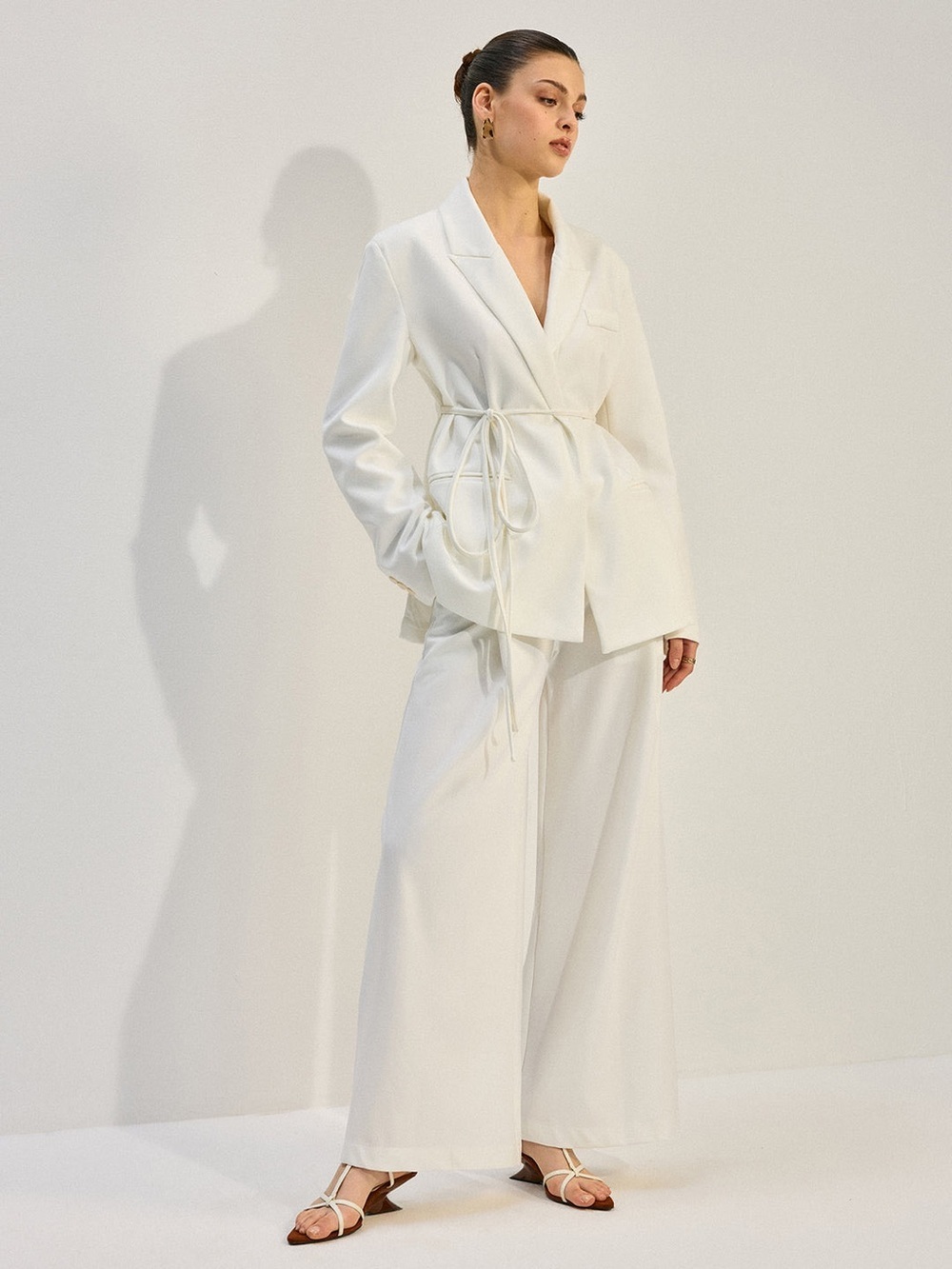 Commense Textured Wide-Leg Pants - Picture 4 of 7